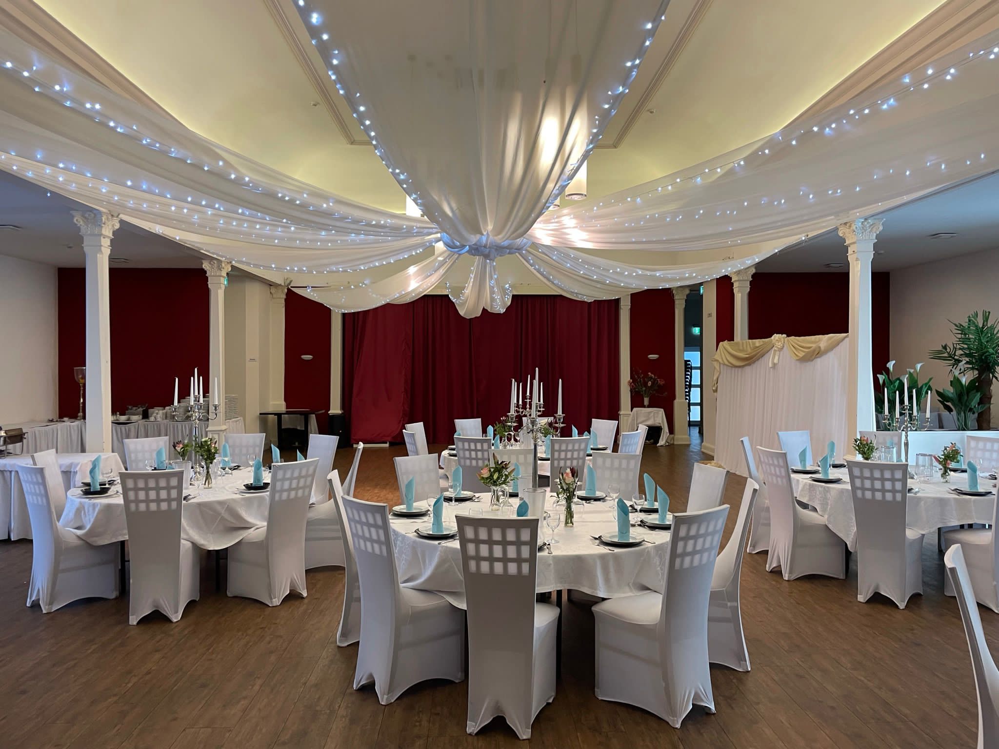 Festsaal f60d6159 3ecb 4c87 b58a 22f528e65c9d